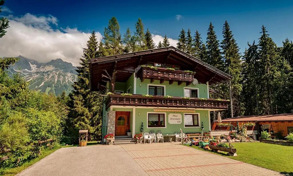 ホテル Haus Petersmann ラムサウ・アム・ダッハシュタイン エクステリア 写真